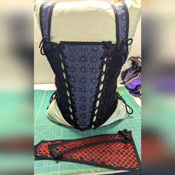 Odd Bodkin Countess Bodice - Picture 1 of 12